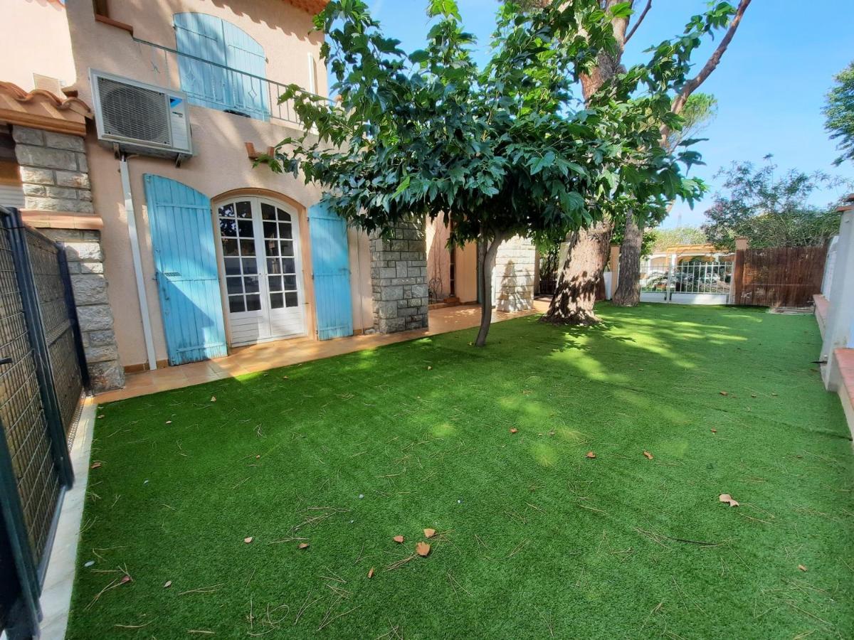 Domaine Des Pins Villa Saint-Esteve  Exterior photo